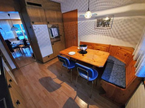 Küche mit Essplatz im Ferienhaus Casa Milu