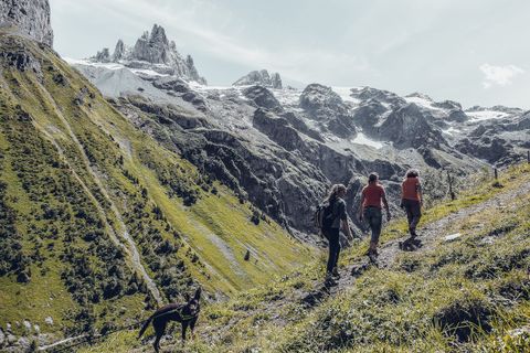Wandergruppe in den Bergen von Engelberg